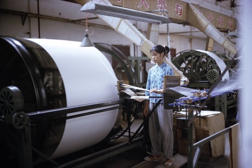 Guangdong Hongmian Textile Mill worker (1 of 2)