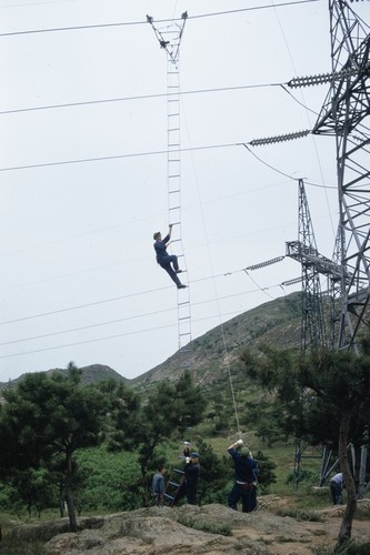 Electrical transmission tower maintenance (2 of 3)