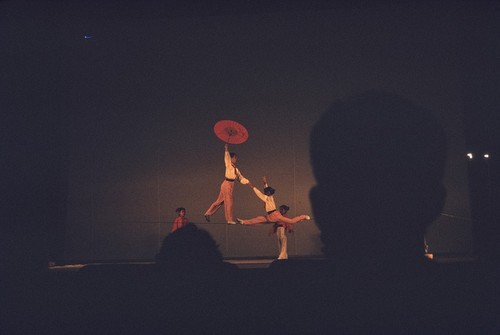 Performance by acrobats (7 of 8)