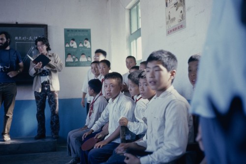 Elementary school visit, ping-poing match in classroom (1 of 4)