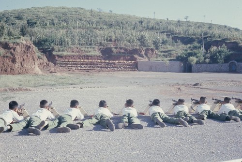 Elementary school visit, target practice (4 of 6)