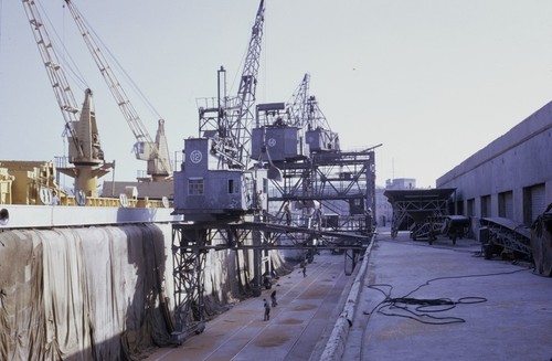 Dalian shipyard (1 of 3)