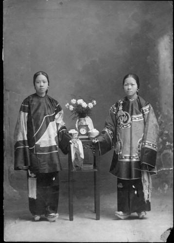 Chin Quan Gue and unidentified woman