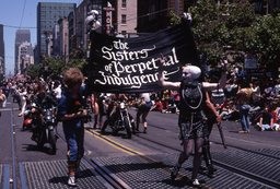 Sister Boom Boom en tête du cortège juin 1983