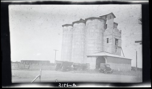 Elevator, Andrew Kaiser, Artois, California (a)