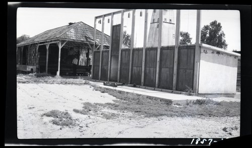Manure Pit, Roy Baker Ranch, Saugus, Los Angeles County