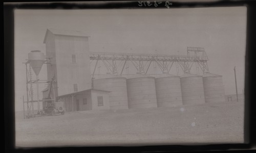 Elevator, Harvester Ranch, Corcoran (b)
