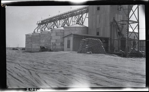 Elevator, Harvester Ranch, Corcoran (a)