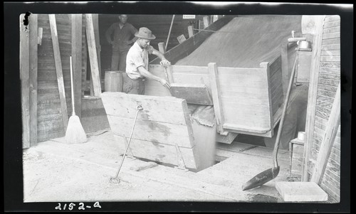 Elevators and Farm Storage, Lincoln Elevator (Farm Bureau) (a)