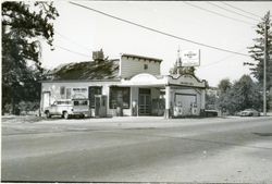 Molino Grocery, 2110 Highway 116 N, Sebastopol, California, 1979 or 1980