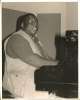 Cyrus Chestnut playing the piano in Los Angeles, May 1996 [descriptive]