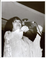 Ruth Price singing, Los Angeles [descriptive]