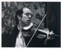 Gidon Kremer playing the violin, 1986 [descriptive]