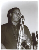 Ravi Coltrane playing the tenor saxophone, Los Angeles, June 26, 2002 [descriptive]