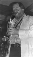 Gary Foster playing the saxophone in 1978 [descriptive]