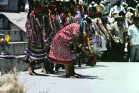 Tuxtepec, women holding pineapples, 1985