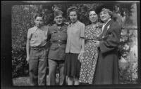 Richard Siemsen, Walter Burgess, Dorothea Siemsen, Elizabeth Siemsen and Mertie West pose outside the Siemsen residence, Glendale, 1943