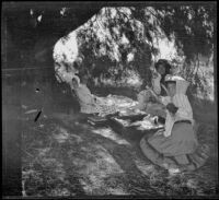 Bessie Velzy has a picnic with Mary West and West's daughters, Elizabeth and Frances, Lake Elsinor, 1909