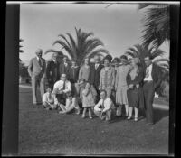 Whitaker family gathers in Alhambra Park, Alhambra, about 1930