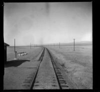 Railroad tracks and stop between Beaumont and Indio, Palm Springs vicinity, 1899