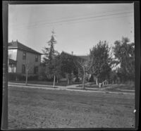 Home of the Bendixon family, Los Angeles, about 1900