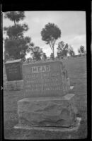 Gravestone of Daniel and Lucy Mead, Los Angeles, 1939