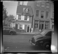 Mertie West at Betsy Ross house, Philadelphia, 1947