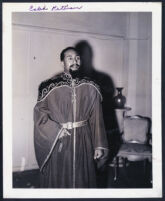 Caleb Peterson in Los Angeles to perform Othello, 1946