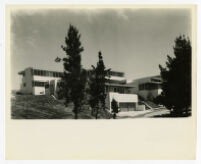 Strathmore Apartments, oblique view of front exterior, Los Angeles, California, 1937