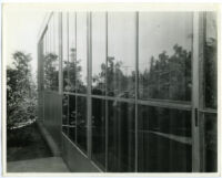 Beard House, exterior close-up of windows reflecting landscape, Altadena, California, 1934