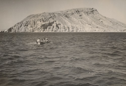 Skiff launched from E.W. Scripps on its way towards shore, Gulf of California