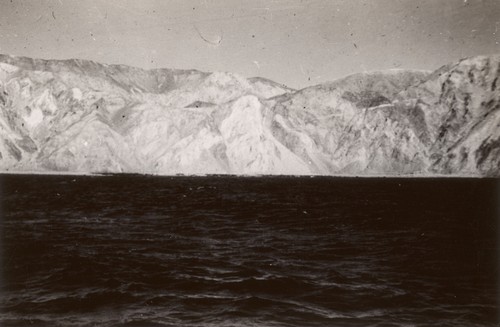 Exposed portion of the fault scarp, west side of Isla Ángel de la Guarda