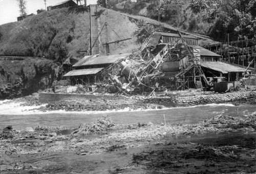 Tsunami damage to Hakalau Mill, north of Hilo, Hawaii