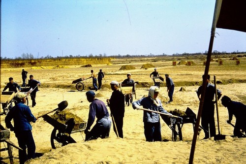 May Seventh Cadre School, Chongwen District, bureaucrats at work (2 of 4)