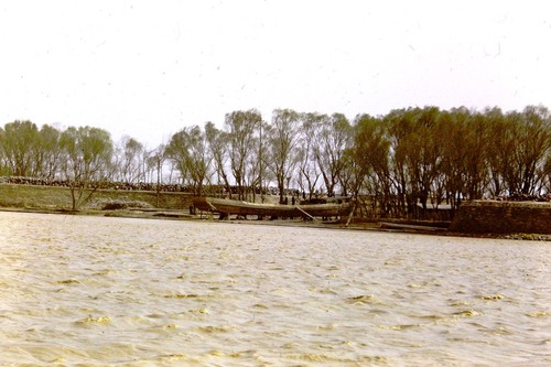 Yellow River embankment (1 of 3)