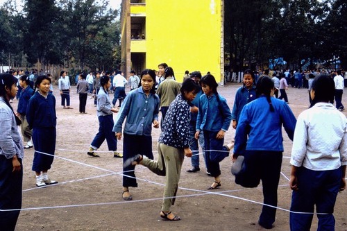 Guangzhou No. 61 Middle school, outdoor exercising (1 of 2)