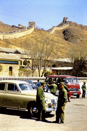 Great Wall, parking lot