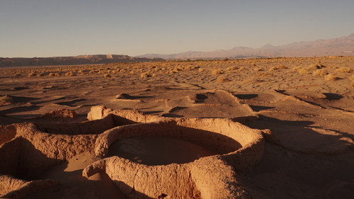 Viviendas circulares de la Aldea de Tulor al atardecer