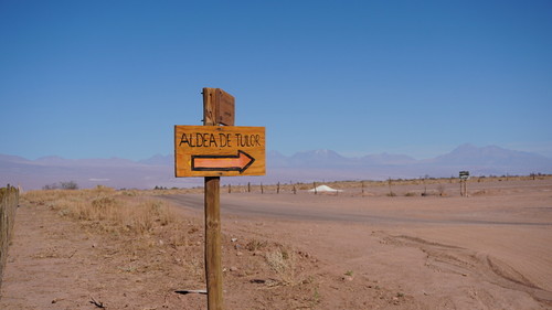 Señalética en el camino a la Aldea de Tulor