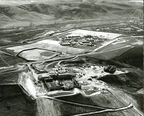 Aerial view of Saddleback College, with construction of the library building underway