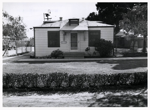 Animal shelter office and kennels