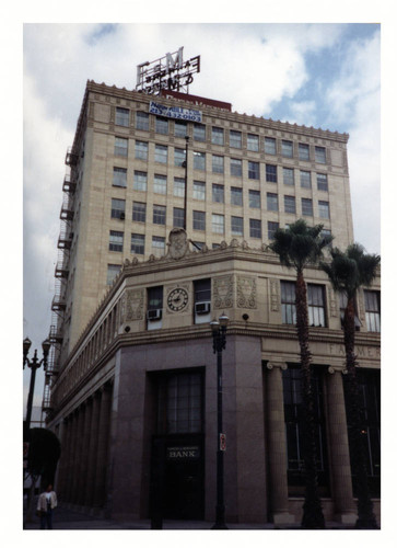 Farmers and Merchants Bank exterior