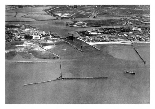 Airplane view of Long Beach Municipal Harbor