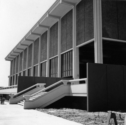 Front of Belmont Plaza