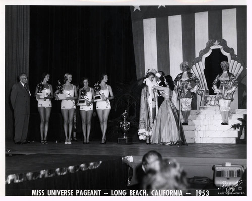 Myrna Rae Hansen crowned Miss USA of 1954