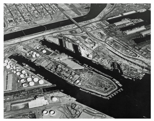 Aerial photograph of Long Beach Harbor