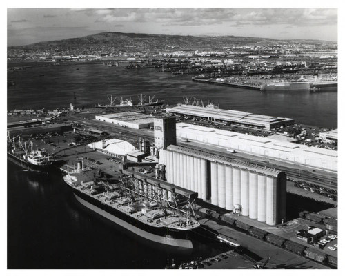 Koppel grain terminal expansion at harbor