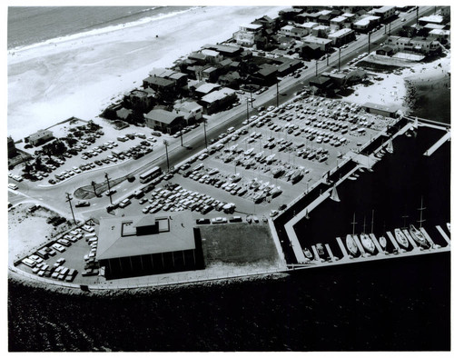 Alamitos Yacht Club, bay, and beach