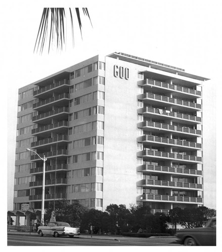 Apartment complex at 600 Ocean Boulevard