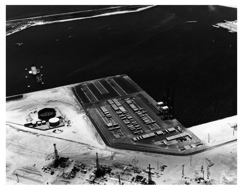 Aerial photograph of pier Y in harbor